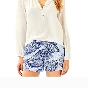 Lilly Pulitzer Callahan 5" Inseam Blue and White Shell-Print 100% Cotton Shorts